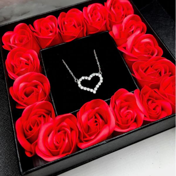 ETERNALROSE_SARA_600x600_15.09.23_V2