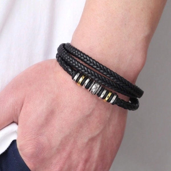 LEATHERBRACELET_T1