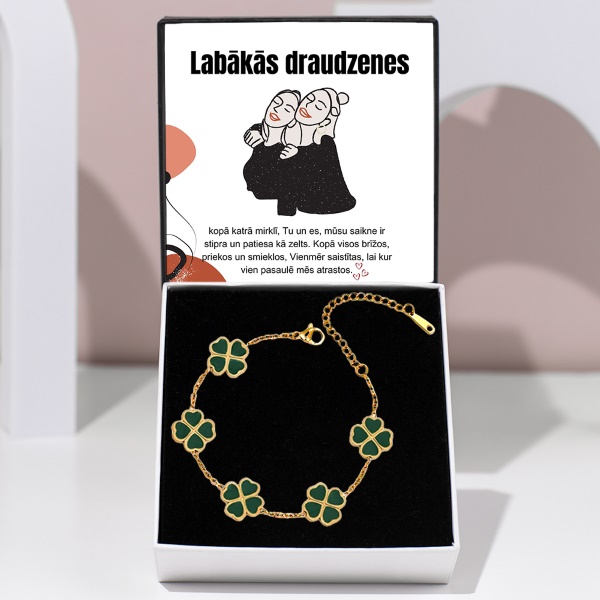 SUZY_CHARMBRACELET_9.9.2024_NASTJA_LV_10000x1000px_V3_10000x1000px_V3